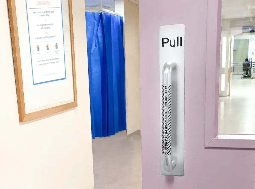 Self cleaning door handle